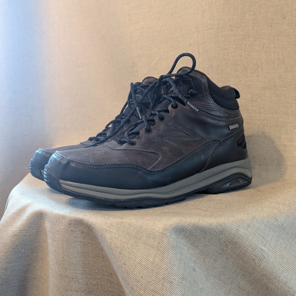 New Balance Men's Brown and Gray Waterproof Hiking Shoes Size 9
